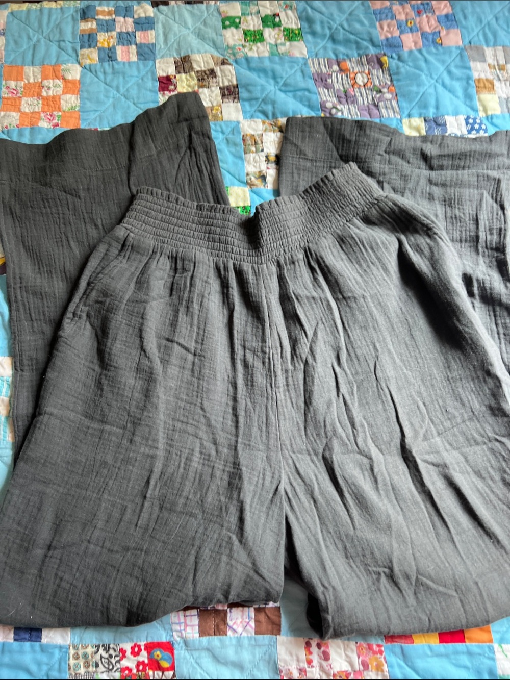 Faherty Charcoal Crinkle Wide-Leg Pants